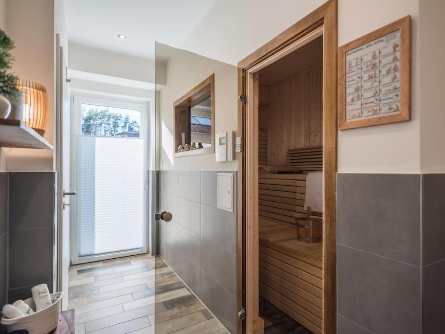 5 Sterne-Ferienhaus Eisvogel Am See Mit Sauna Und Kamin 크라코프암지 외부 사진