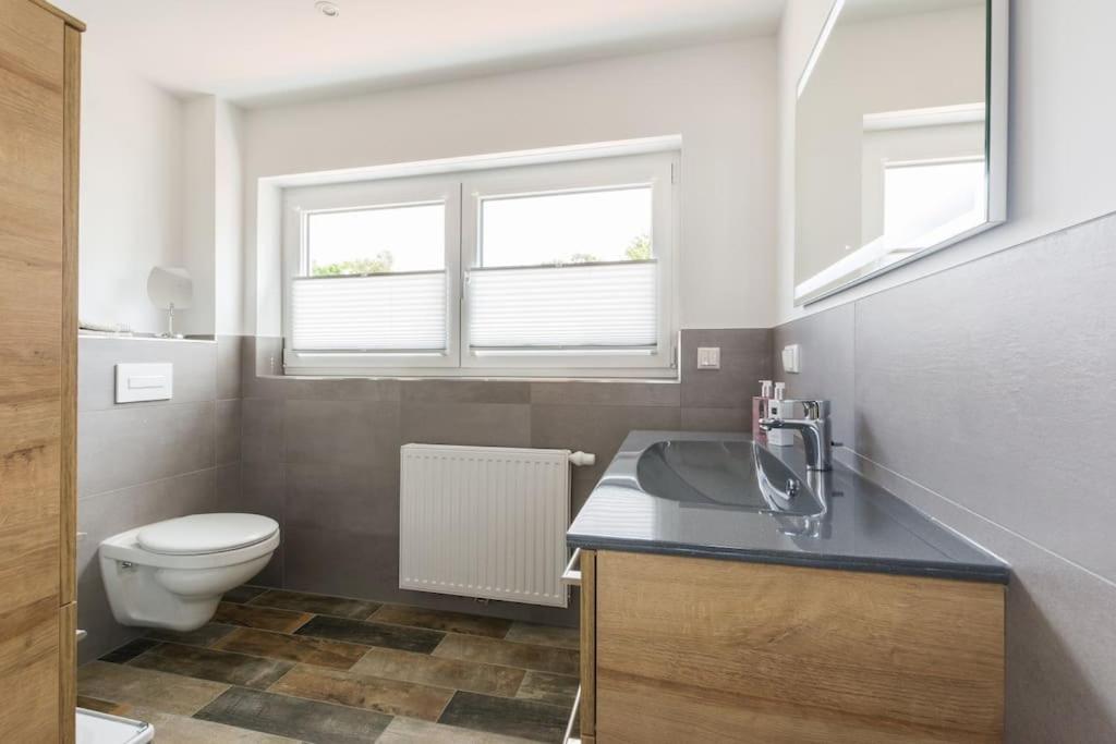 5 Sterne-Ferienhaus Eisvogel Am See Mit Sauna Und Kamin 크라코프암지 외부 사진